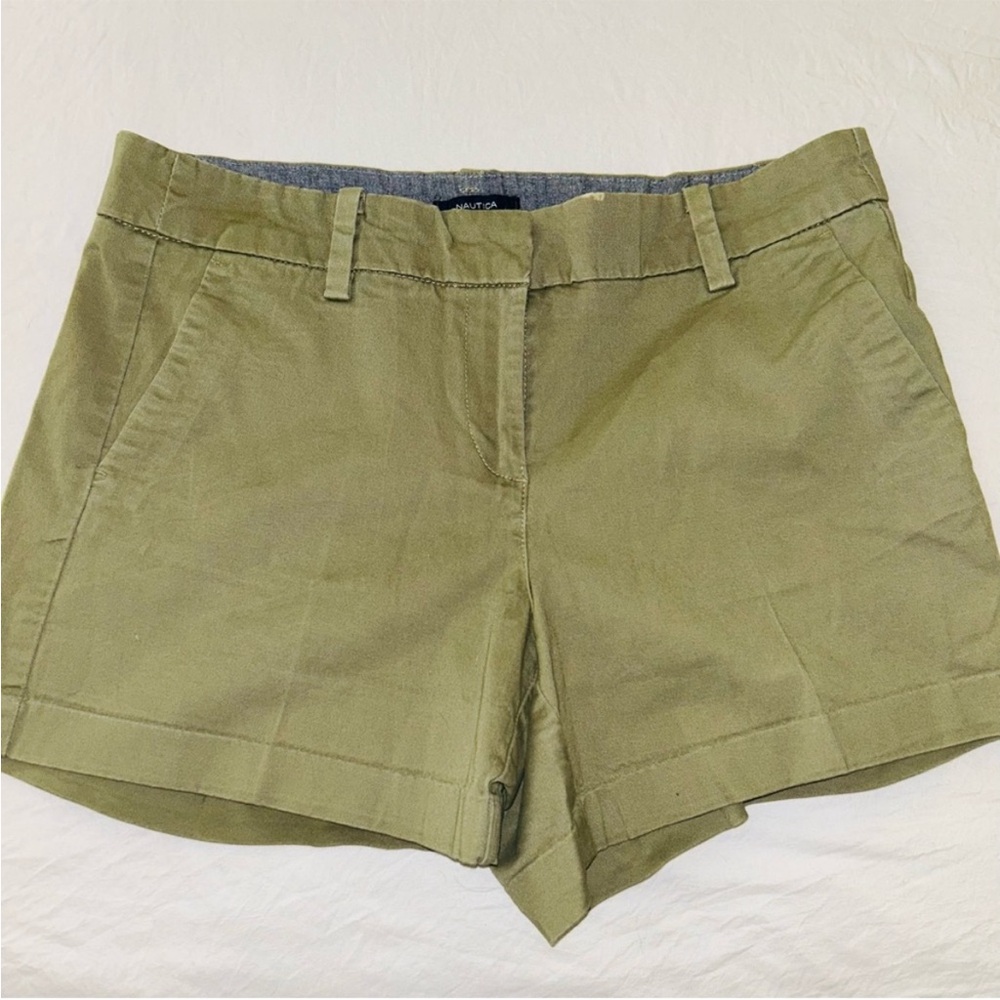 NAUTICA Shorts in Olive Green